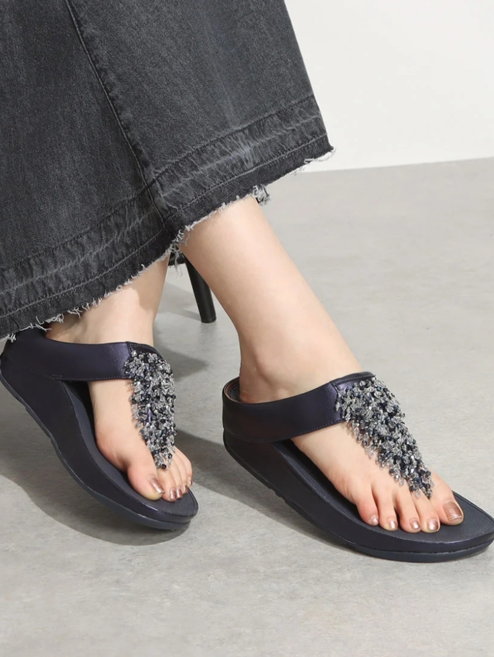 FitFlop Rumba Beaded Toe-Post Sandals Midnight Navy Blue Size 7 Women's